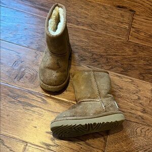 UGG Classic Brown Shearling Boots